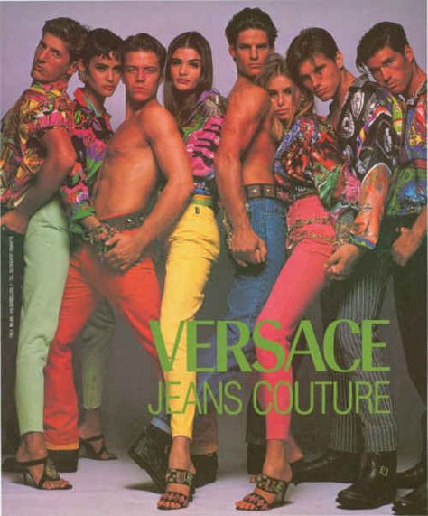 Versace Jeans Couture | 29 Denim Brands You Totally Forgot Existed 1990 Style, Coloured Jeans, Versace 90s, Fashion Guys, Looks Hip Hop, 90s Versace, Nadja Auermann, Niki Taylor, Versace Vintage