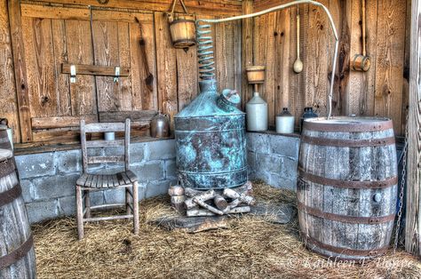 Moonshine Still | Flickr - Photo Sharing! Hillbilly Tattoo, Popcorn Sutton, Moonshine Still Plans, Moonshine Distillery, Moonshine Whiskey, Vodka And Pineapple Juice, Home Distilling, Distilling Alcohol, Apple Pie Moonshine