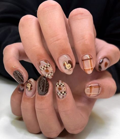 Turkey Nails Designs, Fall Sweater Nails, November Nail, Turkey Nails, Fall Thanksgiving Nails, Thanksgiving Nail Designs, Thanksgiving Nail Art, Thanksgiving Nail, Simple Fall Nails