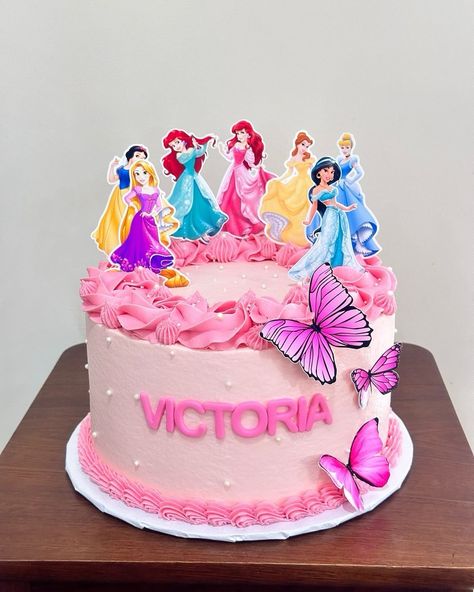 @sashassammy using our toppers Princess Theme Birthday Cake, Princess Cake Design, Princess Aurora Cake, Princess Cake Ideas, Aurora Cake, Backing Ideas, Disney Princess Birthday Cakes, Background Eraser, Unique Birthday Cakes