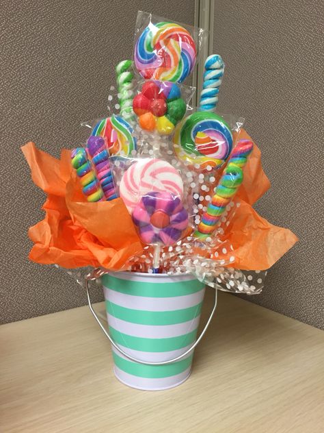 Candy Theme Birthday Party, Candy Arrangements, Candy Themed Party, Candy Centerpieces, Candy Land Birthday Party, Candy Bouquet Diy, Anniversaire Diy, Candy Birthday Party, Candyland Birthday