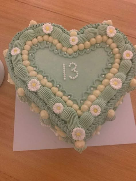 Cake Designs For 12 Year Girl, 12 Year Birthday Cake Ideas, Cakes For 12 Year Girl, 11 Birthday Cake Ideas, Cake Inspo For 14th Birthday, Cute Birthday Cake Ideas Aesthetic, 13 Bday Cake Ideas, Cute Cakes For 13th Birthday, Birthday Cake Ideas For Teens 13