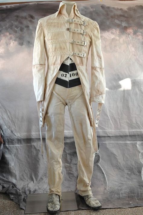 Straight jacket style men Straight Jacket Costume, Mad Doctor, Prison Outfit, Doctor Costume, Contemporary Costumes, Cool Coats, Straight Jacket, Japanese Street Fashion, Costume Design