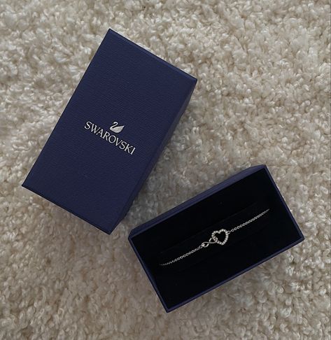 bracelet aesthetic, navy blue, clean girl jewerly Hp Sprocket Photo Printer, Aesthetic Wishlist, Navy Blue Jewelry, Antlers Decor, Jewellery Aesthetic, Blue Jewellery, Ralph Lauren Jumper, Wrist Jewelry, Swarovski Bracelet