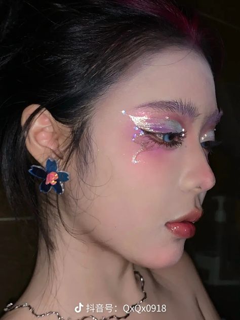 Pastel Pink Makeup, Butterfly Makeup Look, Butterfly Makeup, Ethereal Makeup, Dope Makeup, Fairy Makeup, Edgy Makeup, Creative Eye Makeup, Asian Eye Makeup