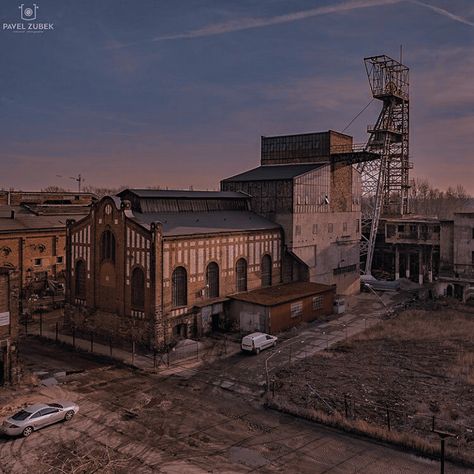 Factory Exterior, American Industrial Revolution, Scale Model Building, Factory Architecture, Old Warehouse, Industrial Architecture, Model Train Scenery, Old Factory, Industrial Photography