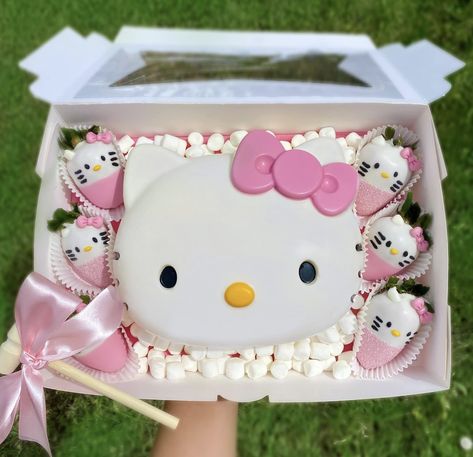 Hello Kitty Breakable Heart Chocolate, Hello Kitty Breakable Heart, Hello Kitty Chocolate Strawberries, Birthday Breakable Heart, Breakable Chocolate Heart Ideas, Hello Kitty Gift Ideas, Hello Kitty Treats, Hello Kitty Strawberries, Hello Kitty Chocolate