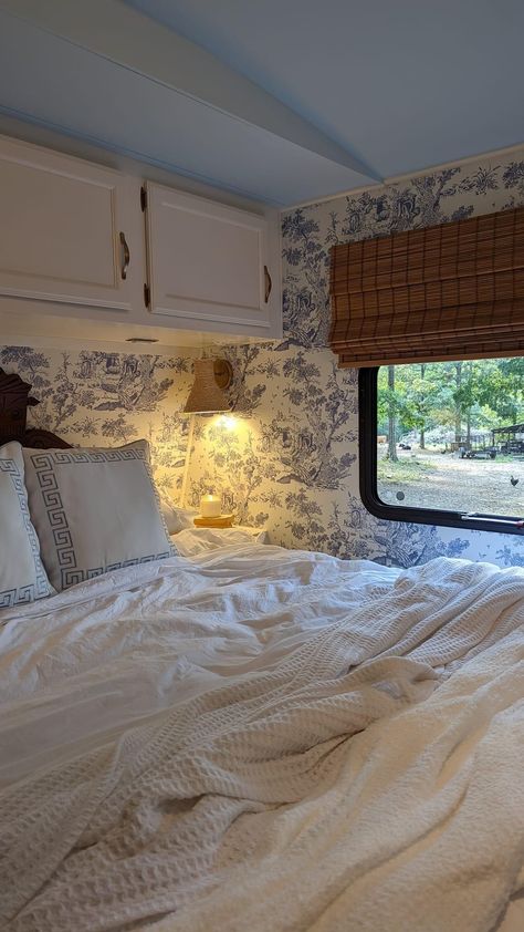 Renovated Camper, Rv Living Room, Rv Interior Design, Travel Trailer Living, Rv Interior Remodel, Camper Interior Design, Tiny House Camper, Camper Trailer Remodel, Caravan Renovation