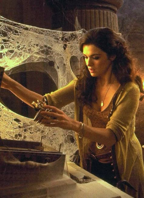 Rachel Weisz as Evelyn O’Connell in The Mummy Returns - 2001 Rachel Weisz The Mummy, The Mummy Film, Rachel Weiss, Arnold Vosloo, Brendan Fraser The Mummy, The Mummy Returns, Steampunk Movies, Mummy Returns, Mummy Movie