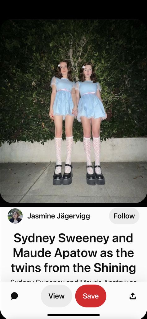 Evil Twins Costume, Funny Costume Ideas For Women Hilarious, Shining Twins Costume, Blonde Halloween, The Shining Twins, Blonde Halloween Costumes, Twin Costumes, Sister Costumes, Costume Inspo