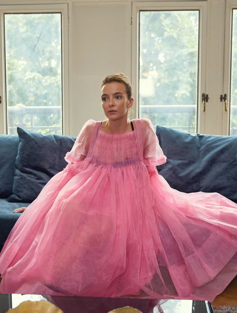 Villanelle's 21 Best Outfits From 'Killing Eve,' Because Her Style Is Just As Dramatic & Beautiful As She Is Puffy Pink Dress, Grace Kelly Wedding, Vestidos Color Rosa, Killing Eve, Jodie Comer, Eve Outfit, Iconic Dresses, Pink Tulle, Cowboy Bebop