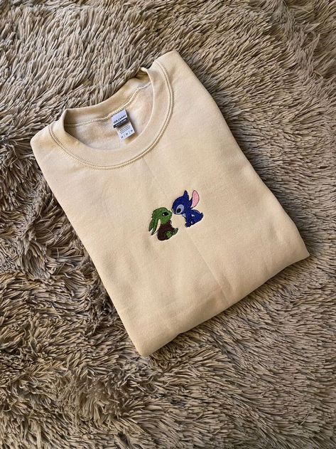 Yoda Valentine, Disney Crewneck, Embroidery Clothing, Valentine Embroidery, Embroidery T Shirt, Disney Embroidery, Embroidered Polo Shirts, Valentine Print, Embroidered Crewneck