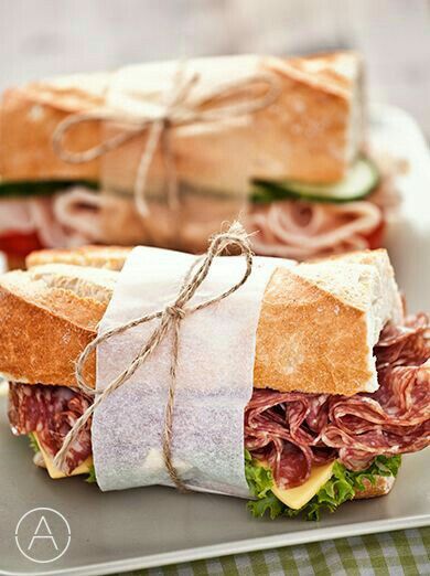 Sandwich Bar, Bistro Food, Sandwich Shops, Dandelion Recipes, Picnic Food, Food Platters, Food Presentation, Bagels, Cafe Food