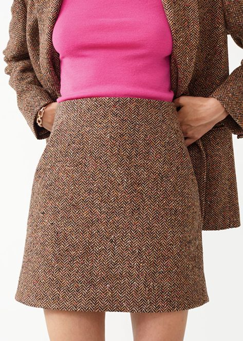 Houndstooth Tweed Mini Skirt - Brown Tweed - Mini skirts - & Other Stories US Mini Skirt Styling, Herringbone Skirt, Houndstooth Mini Skirt, Brown Tweed, Tweed Mini Skirt, Herringbone Tweed, Fashion Story, Skirt Design, Preppy Style