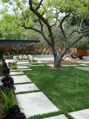 Large Backyard Landscaping, Front Garden Landscape, Landscaping Images, Concrete Pavers, Large Backyard, Backyard Inspo, Home Landscaping, Garden Pathway, Landscape Decor