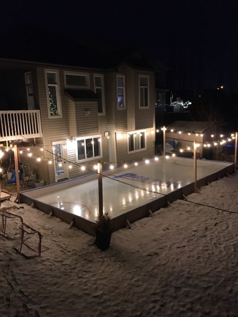 Outdoor Hockey Rink Ideas, Backyard Ice Skating Rink, Backyard Rink Ideas, Hockey Rink Backyard, At Home Skating Rink, Home Ice Skating Rink, Backyard Ice Rink Ideas, Diy Outdoor Ice Rink, Home Ice Rink