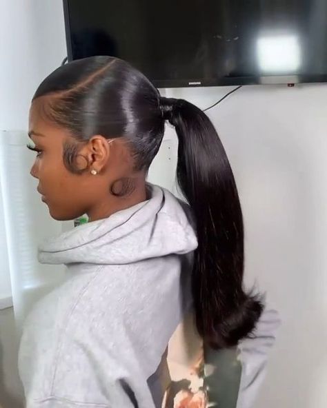 Sleek Braided Ponytail, Pretty Ponytails, Weave Ponytail Hairstyles, Sleek Ponytail Hairstyles, Black Ponytail Hairstyles, Side Ponytail, Hair Ponytail Styles, Dope Hairstyles, Sleek Ponytail