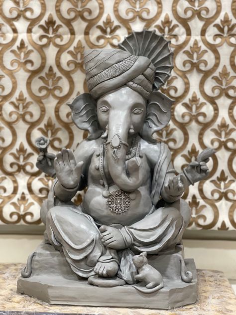 Ganapathi Clay Art, Ganpati Murti Ideas, Cute Ganpati Murti, Homemade Ganpati Murti, Mitti Ke Ganesh Ji, Ganesh Murti Clay, Clay Ganesha Handmade, Diy Ganesha Idol, Ganpati Sculpture