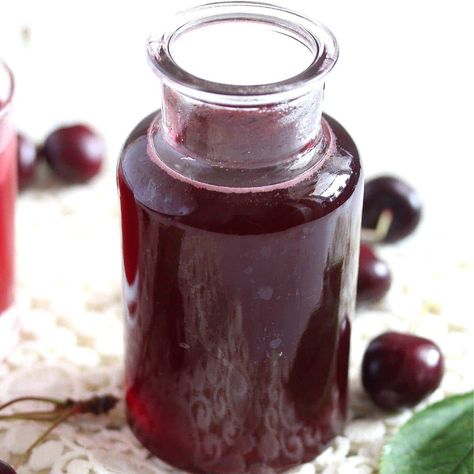 Cherry Syrup Cherry Syrup Recipe, Chokecherry Syrup, Homemade Syrups, Sour Cherry Recipes, Simply Food, Rhubarb Syrup, Soda Syrup, Syrup Recipes, Cherry Preserves