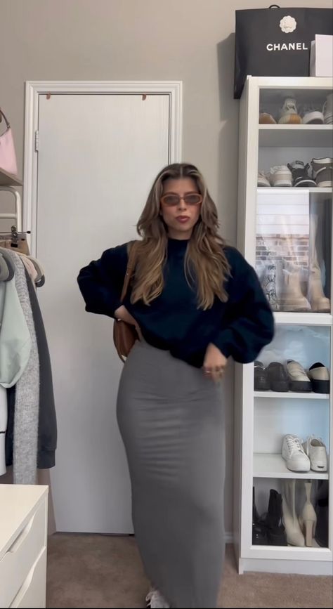 Gray Maxi Skirt Outfit For Fall, Big Sweater Long Skirt Outfit, Sixth Form Outfits Long Skirt, Long Black Skirt Modest Outfit, Long Grey Skirt Outfit Aesthetic, Halal Clothes, Choir Outfits, Fall Modest Outfits, Modest Christian Clothing