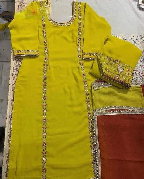 DM us for orders and more info Shipping available worldwide #punjabisuit #wedding #simple #love #2024 Punjabi Dress Design, Punjabi Boutique, Punjabi Suits Designer, Designer Embroidery, Block Painting, Punjabi Outfits, Boutique Suits, Wedding Simple, Punjabi Dress