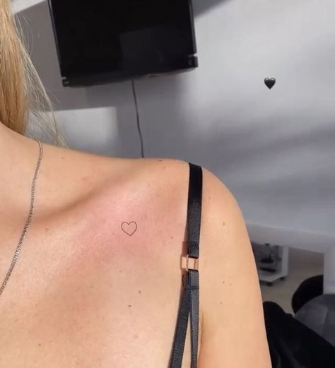 Small Heart Tattoo On Shoulder, Dainty Tattoos Heart, Tatoos Small Heart, Small Heart Tattoo On Chest, Heart On Shoulder Tattoo, Heart Tattoo On Collar Bone, Collarbone Heart Tattoo, Heart Collar Bone Tattoo, Small Heart Tattoo