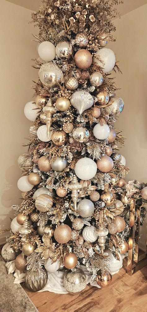 My Christmas Tree for 2023! I used white, gold, silver, champagne, rose gold and pearl ornaments. I also used gold foliage and antlers to give it a rustic touch. #ChristmasTree #GoldDecor #christmasdecor #Christmas #ornaments Champagne Ornaments Christmas Tree, White Pencil Christmas Tree Ideas, Christmas Tree Champagne Color, Coastal Chateau, Gold And Cream Christmas Tree, White And Champagne Christmas Tree, Cream Christmas Decor, Champagne Christmas Decor, Champagne Gold Christmas Tree