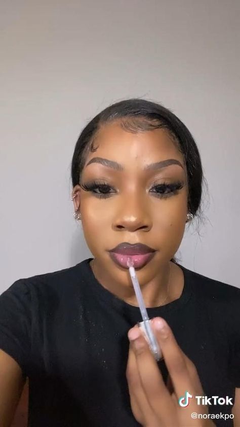 Easy Makeup Looks Black Women, Makeup Routine Black Women, Natural Makeup For Black Women, Melanin Makeup, Flawless Face Makeup, Face Beat Makeup, Natural Glam Makeup, Tiktok Makeup, Light Makeup Looks