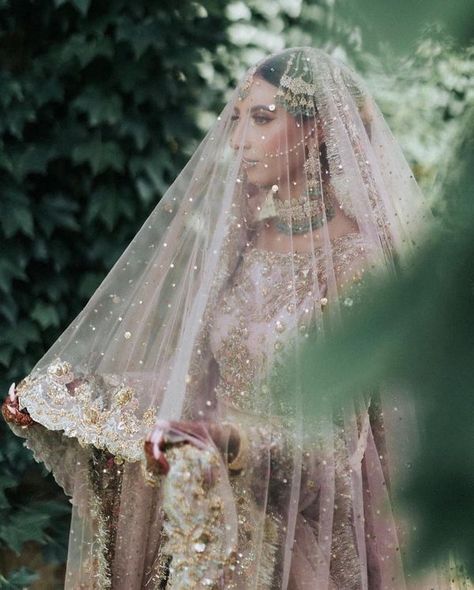 Nikkah Nama, Nikkah Bride, Desi Wedding Dresses, Red Wedding Dress, Asian Bridal Dresses, Desi Bride, Bride Veil, Wedding Photoshoot Poses, Indian Brides