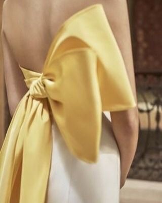 Carolina Herrera Bridal, Primrose Yellow, Couture Mode, Bridal Fashion Week, Soft Yellow, French Vanilla, Best Wedding Dresses, Pale Yellow, Lemon Zest