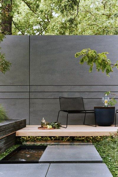 Top 50 Best Backyard Fence Ideas - Unique Privacy Designs Buttermilk Blueberry, Moderne Have, Pinterest Garden, Blueberry Breakfast, Walled Garden, Have Inspiration, Modern Backyard, Interior Design Magazine, Backyard Fences