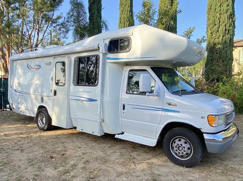 2002 Born Free CASUAL ELEGANCE 26RB, Class C RV For Sale By Owner in Riverside, California | RVT.com - 417366 Rv Class C, Onan Generator, Class C Rv, Riverside California, Born Free, Cb Radio, Rv For Sale, Samsung Tvs, For Sale By Owner