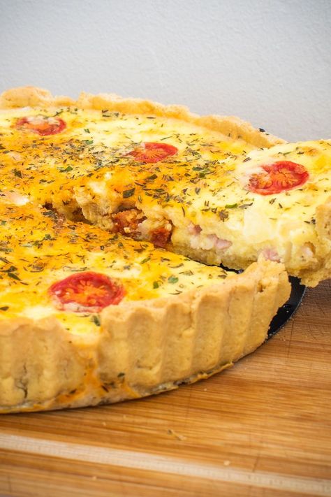 Spanish Quiche, Chorizo Pie, Chorizo Quiche, Sausage Smoked, Quiche Pie Crust, Spanish Sausage, Sausage Pie, Goat Cheese Quiche, Spanish Cheese