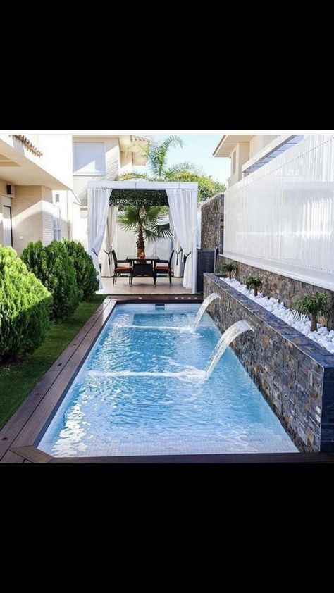 Small Backyard Decks, Mini Swimming Pool, Kleiner Pool Design, Kolam Koi, Small Swimming Pools, Diy Swimming Pool, Cool Swimming Pools, Small Pool Design, Backyard Pool Landscaping