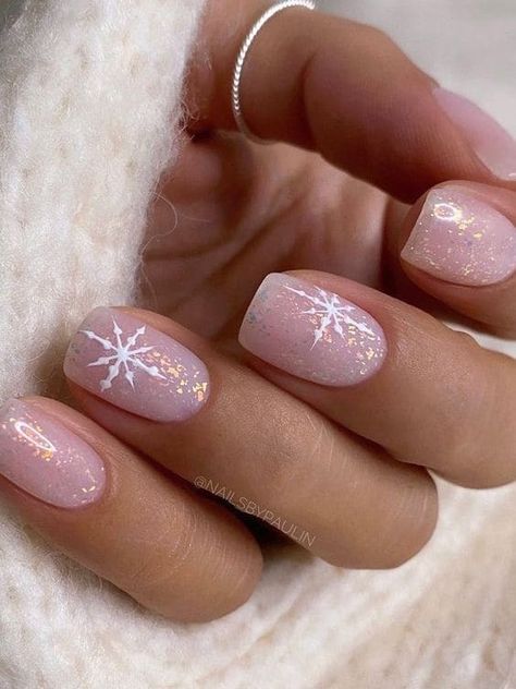 snowflake inspired nails Knitted Nails Winter, Pink And Blue Snowflake Nails, Winter Nails Snowflake Glitter, Winter Nails 2023 Trends Snowflake, Pale Pink Winter Nails, Pink Ice Nails, Winter Nails Light Pink, Light Pink Snowflake Nails, Short Pink Winter Nails