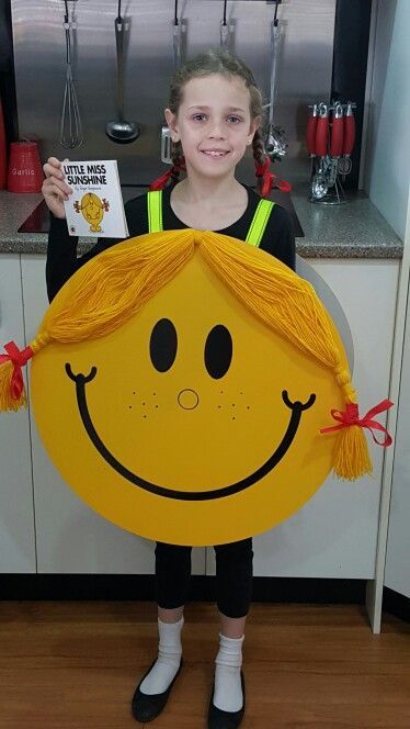 21 DIY Book week Costumes (Easy and Cheap)» Alifya's Inspirations Little Miss Characters Costumes, Book Character Outfit Ideas, Little Miss Sunshine Costume, Diy Book Week Costumes, Easy Book Week Costumes, Kids Book Character Costumes, World Book Day Outfits, Book Parade, Storybook Character Costumes