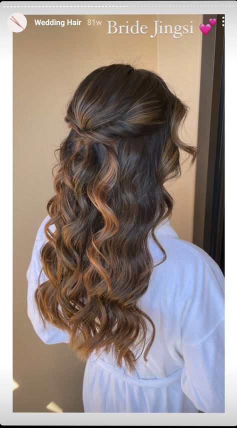 Top Bridal Hairstyles 2023, Half Up Half Down Wavy Hair Prom, Curly Hair Up Half Down, Wedding Guest Hairstyles Medium Half Up, Hair Styles For Strapless Dress, Tea Party Hairstyles, Short Hair Colors, Curled Prom Hair, Bridesmaid Hair Inspo