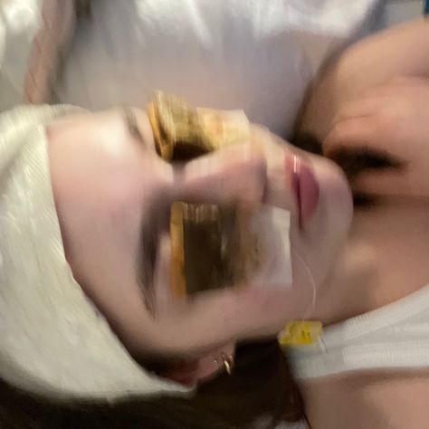 Tea Bags On Eyes, Tea Bags For Eyes, Teabags For Eyes, Diy Eye Mask, Vibes Funny, Why Why Why, Beauty Vibes, Life Vibes, Funny Life