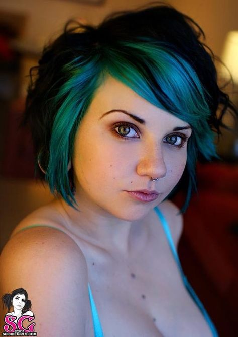 Teal Hair, Turquoise Hair, Funky Hairstyles, Hair Envy, Crazy Hair, Green Hair, Hair Dos, Dark Hair, Pretty Hairstyles