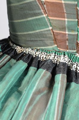 "Dress, green silk plaid, 1850s, detail of skirt cartridge pleats" by Irma G. Bowen Historic Clothing Collection 1850s Day Dress, Shadow Dress, Ombre Flowers, Cartridge Pleats, 1850s Fashion, Historic Clothing, Red Ombre, Floor Length Skirt, Silk Taffeta