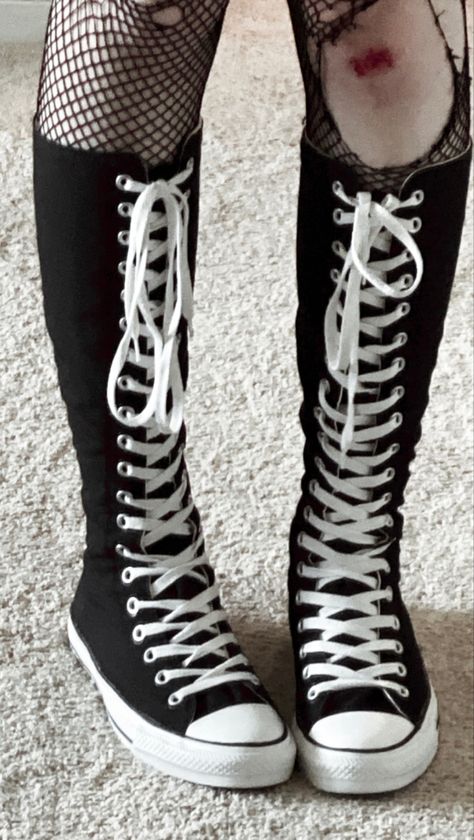 Thigh High Converse Shoes, Knee High Shoes Outfit, Long Converse Shoes, Emo Shoes Aesthetic, Knee High Converse Emo, Knee High Converse Aesthetic, Thigh High Converse, Scraped Knees Aesthetic, Goth Converse