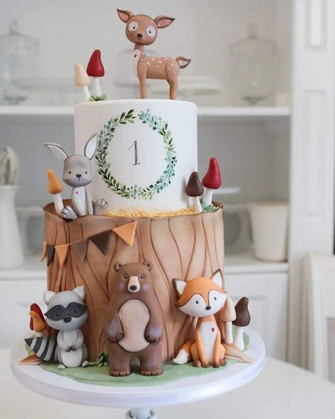 Forest Theme Birthday Cake, Woodland Cake Ideas, Woodland Birthday Cake, Animals Cake, Baby Boy Birthday Cake, Woodland Cake, Winter Wonderland Birthday, Wonderland Birthday, Woodland Birthday