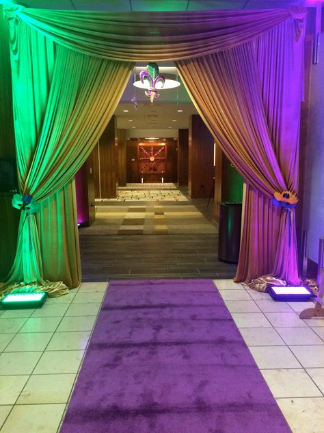 Mardi Gras Event Entrance Mardi Gras Sweet 16, Elegant Mardi Gras Party, Mardi Gras Homecoming Theme, Mardi Gras Theme Party Decoration, Mardi Gras Photo Booth, Madi Gras Party Ideas, Mardi Gras Centerpieces Elegant, Mardi Gras Ball Decorations, Mardi Gras Photo Backdrop