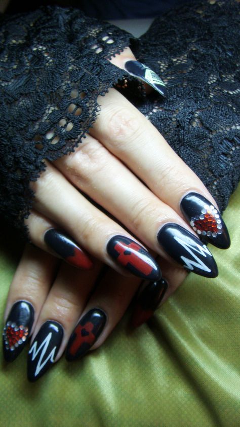 Lady Gaga Nails Ideas, Resident Evil Nails, Lady Gaga Nails, Nail Art Galleries, Nails Magazine, Valentine's Day Nails, Nail Decorations, Nails Ideas, Black Nails