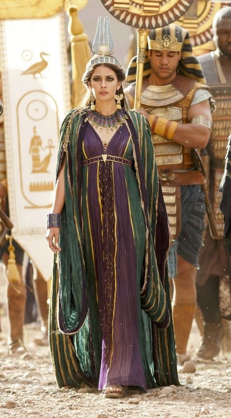 Egypt Dress, Ancient Egyptian Clothing, Egyptian Dress, Egyptian Clothing, Egyptian Fashion, Egypt Fashion, Ancient Costume, Movie Costumes, Egyptian Art