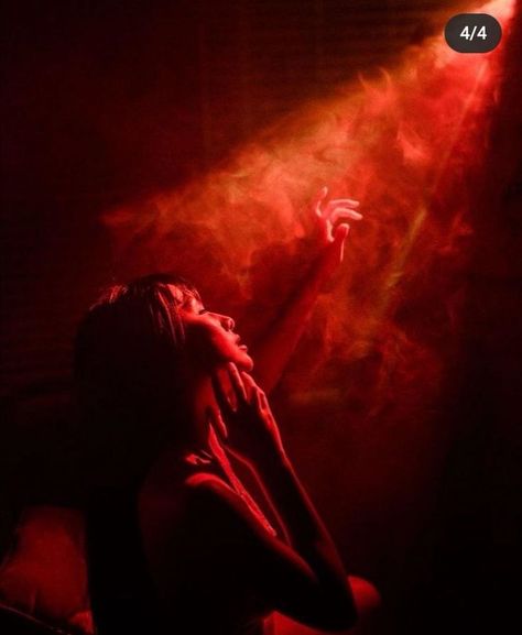 Fog Machine Photoshoot, Red Light Photoshoot, Fog Photography, Red Lighting, Red Portrait, Shooting Studio, Light Shoot, Low Light Photography, Concept Photography