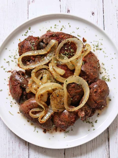 Pan Fried Chicken Livers, Chicken Livers And Onions, Sauteed Chicken Livers, Liver Healthy Foods, Fried Chicken Livers, Chicken Liver Recipes, Chopped Liver, Southern Chicken, Liver And Onions