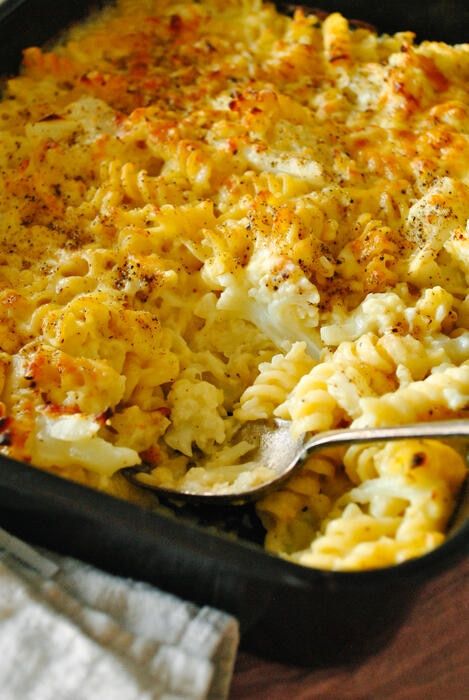 Cauliflower Pasta Bake, Zucchini Cheese, Cauliflower Pasta, Hot Cheese, Whole Roasted Cauliflower, Sbs Food, Baked Pasta Recipes, Cauliflower Cheese, Cauliflower Curry