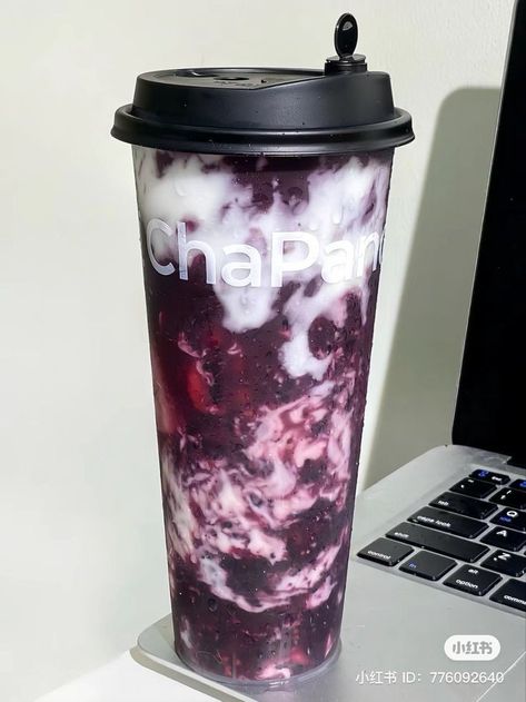 Blueberry Milk Tea, Blueberry Bubble Tea, Cream Cheese Foam, Fruit Bubble Tea, Cheese Foam, Blueberry Milk, Milk Fruit, Aesthetic Drinks, Iced Drinks Recipes