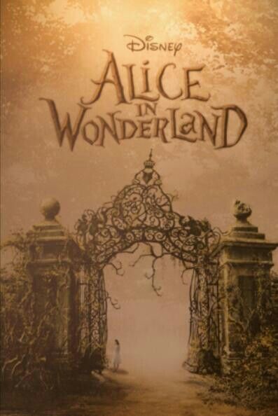 Alice in Wonderland - Tim Burton's version..I like..Charlie and The Chocolate Factory..Not So Much..Ha Ha... Alice In Wonderland Title, Alice In Wonderland Poster, Alice In Wonderland Aesthetic, To Alice, Alice Madness Returns, Tim Burton Films, Tim Burton Movie, Alice Madness, Disney Alice